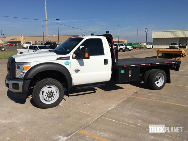 2015 Ford F-550 Super Duty 4x4  Flatbed Truck