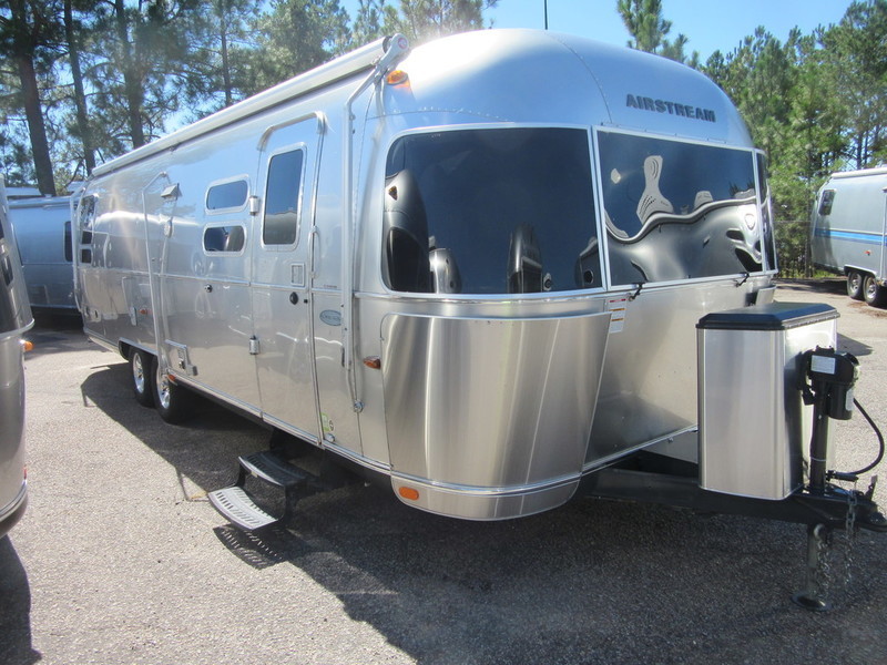 2015 Airstream Flying Cloud 30 Twin