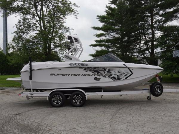 2015 Nautique G21