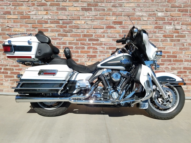 2017 Harley-Davidson FLHTCU - Electra Glide Ultra Classic