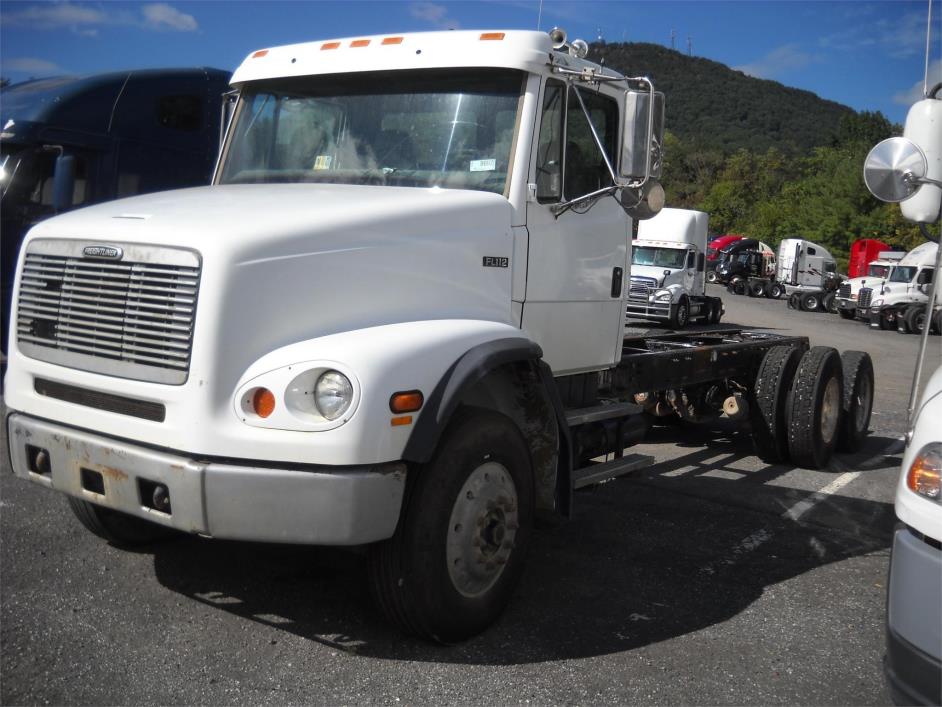 1999 Freightliner Fl112  Cab Chassis
