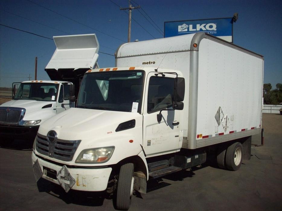 2006 Hino 165  Box Truck - Straight Truck