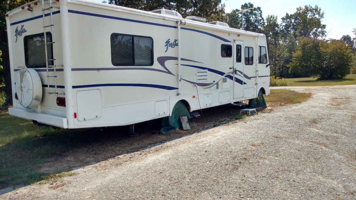 2002 Fleetwood FIESTA 32QSB