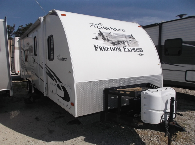 2011 Coachmen Freedom Express 260BL-LTZ