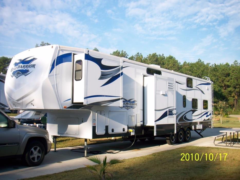 2011 Heartland ROAD WARRIOR 395RW