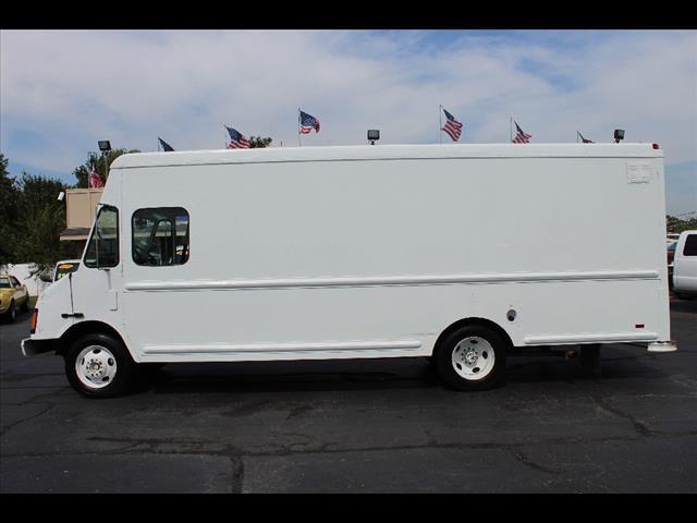 2005 Workhorse P Series  Stepvan