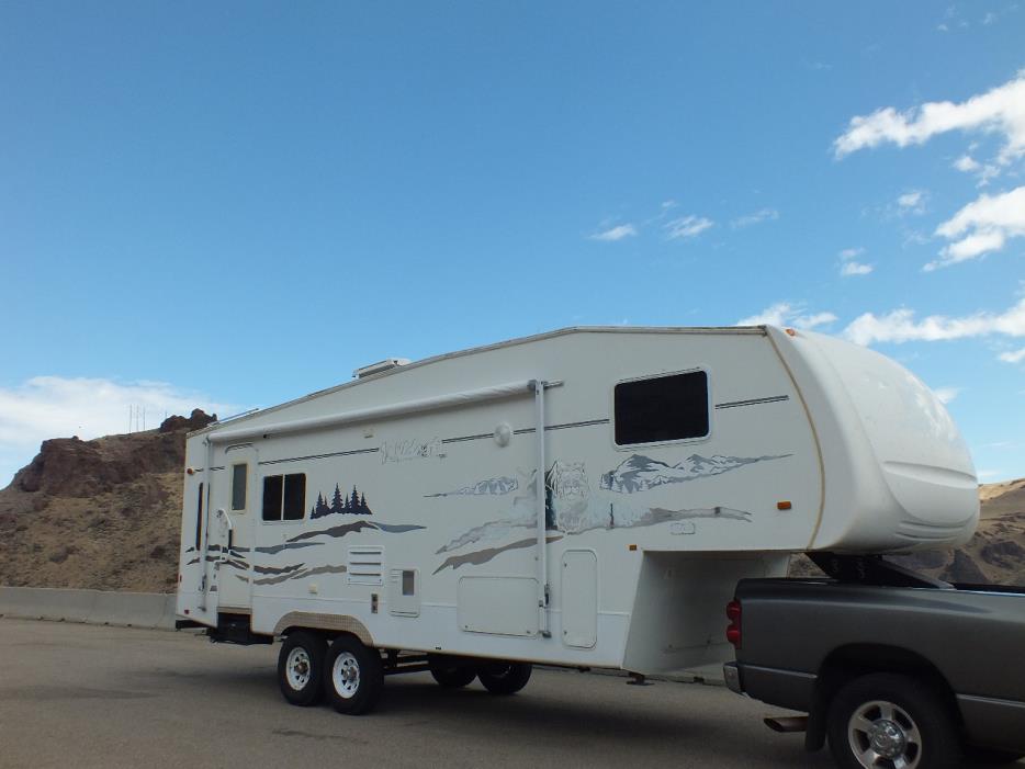 2005 Forest River WILDCAT 27RL