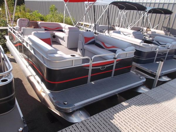 2016 Apex Marine Qwest Adventure 820 Cruise Deluxe SD