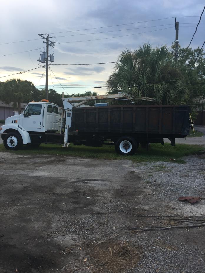 2000 Sterling L7501  Grapple Truck