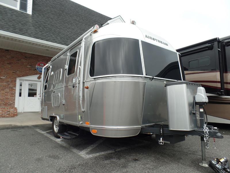 2016 Airstream Flying Cloud 19C Bambi