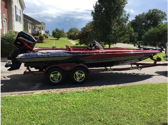 2000 Triton Tr21