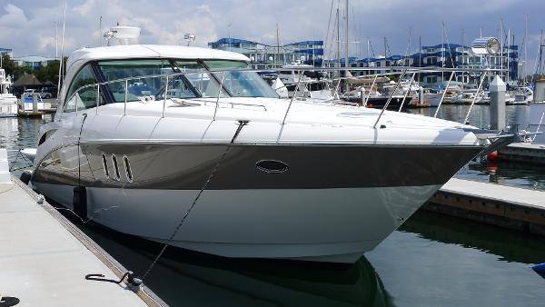 2007 Cruisers Yachts 390 Sports Coupe