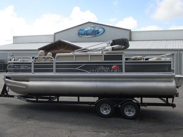 2016 Sun Tracker PARTY BARGE 22 DLX