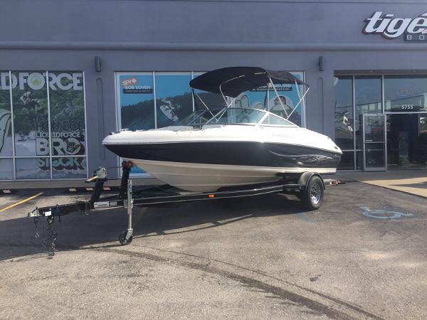 2007 Rinker 192 BR