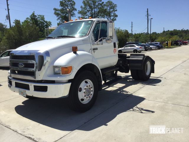 2005 Ford F-750 Super Duty  Conventional - Day Cab