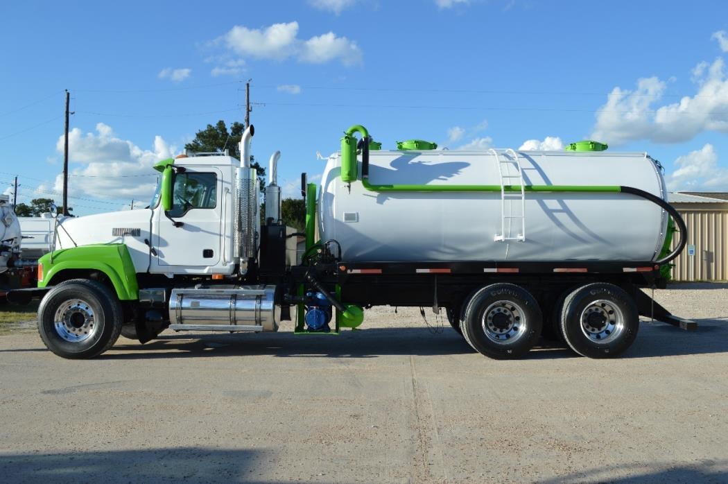 2006 Mack Chn613  Septic