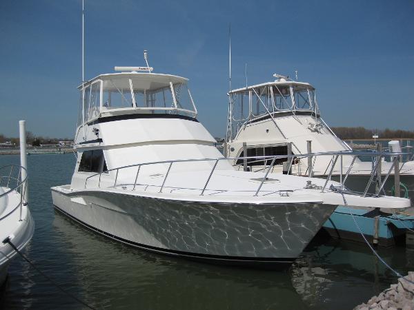 1997 Viking Yachts 43 Convertible