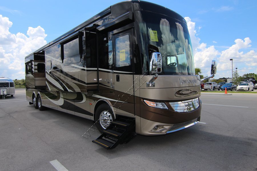 2017 Newmar London Aire 4519