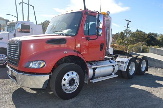 2007 Freightliner Business Class M2 112  Conventional - Day Cab