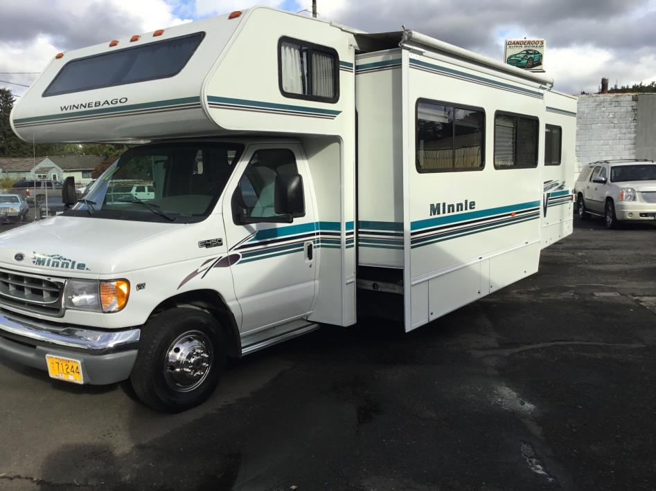 2001 Winnebago Minnie Winnie