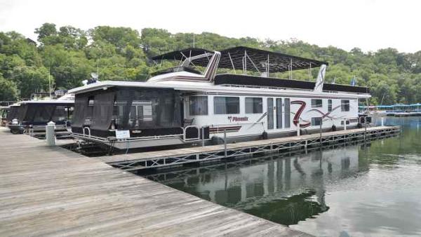 2002 Lakeview 16' x 70' House Boat