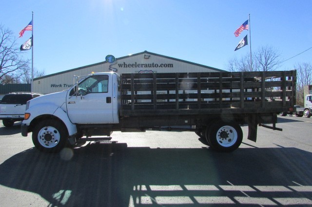 2005 Ford F650  Stake Bed