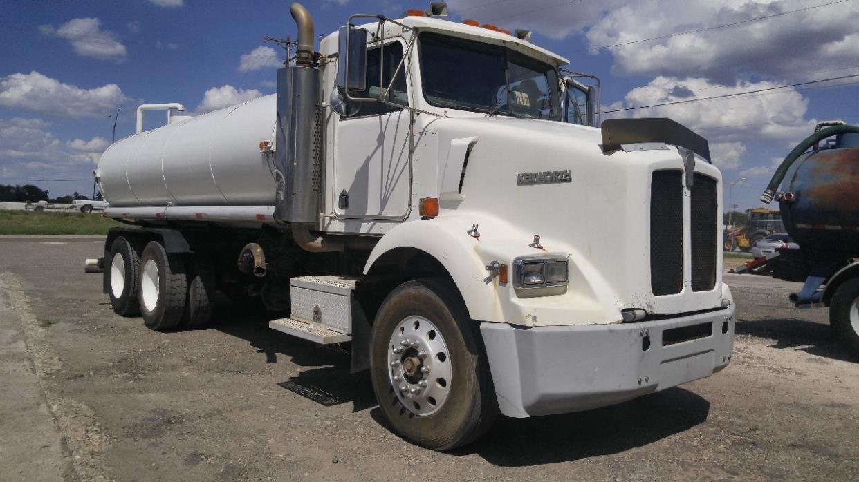 1995 Kenworth T450  Water Truck