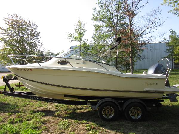 2005 Scout Boats 222 Abaco