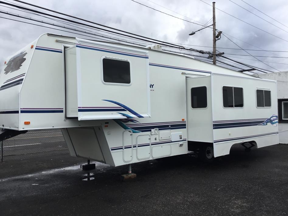1999 Terry 30' ULTRALITE M-829-T BY FLEETWOOD