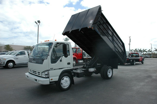 2007 Isuzu Nqr  Dump Truck