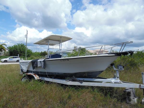 1981 Robalo 230 Center Console