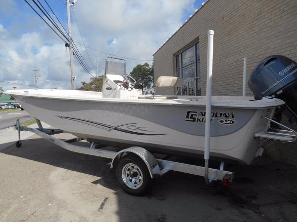 2016 Carolina Skiff DLV Series 218