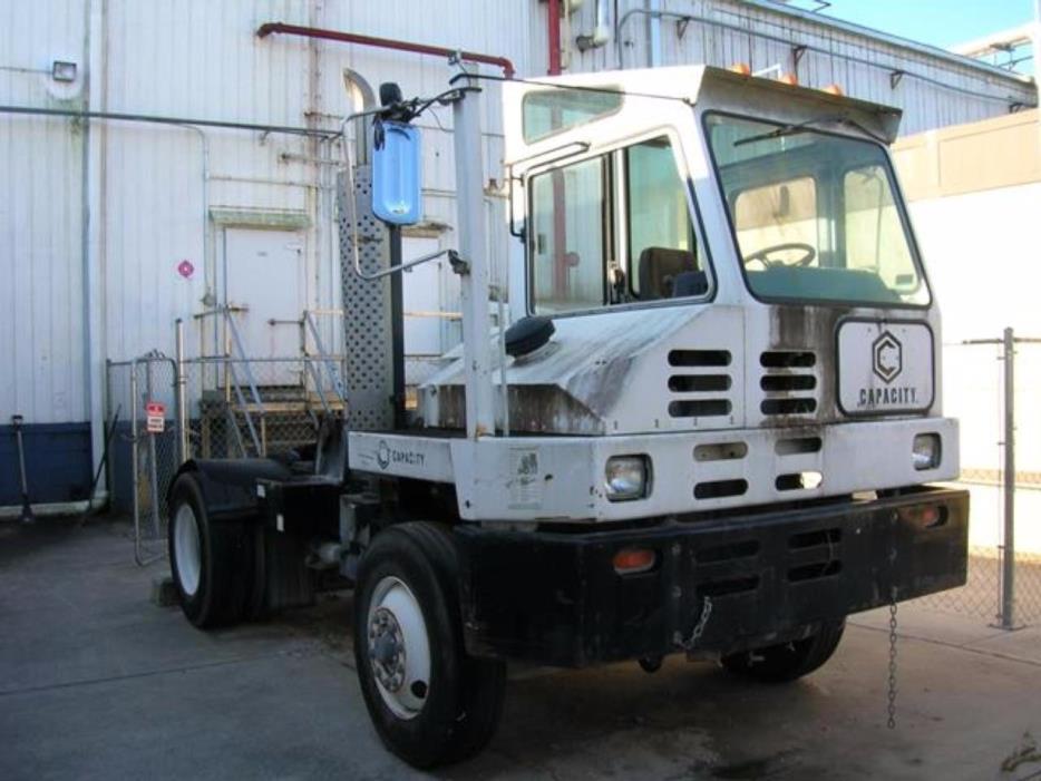 2006 Capacity Tj5000  Yard Spotter Truck