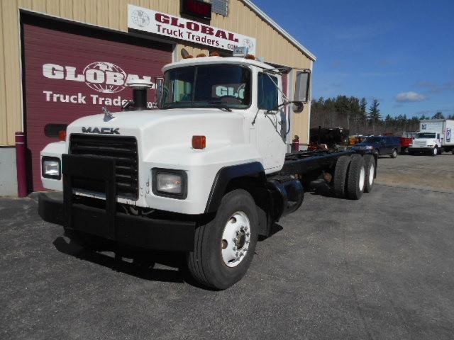 2001 Mack Rd688s  Cab Chassis