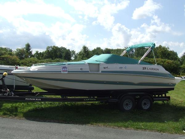 2003 Larson 234 ESCAPE