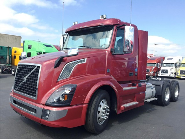 2016 Volvo Vnl  Conventional - Day Cab