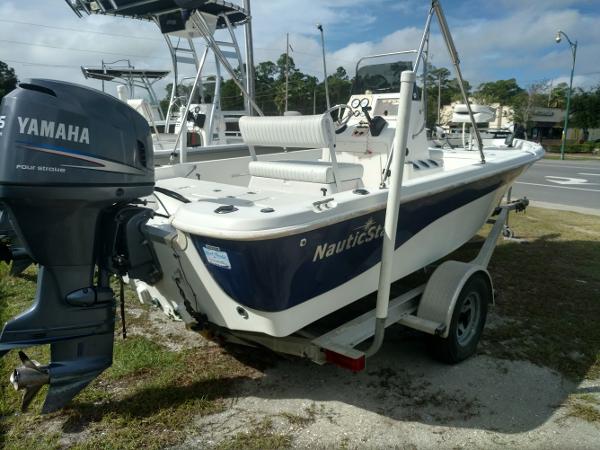 2008 Nautic Star  Bay Boat 1910