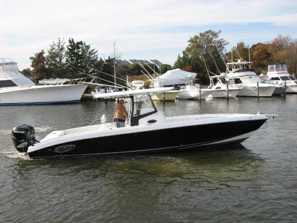 2008 SPECTRE (CONTENDER, YELLOWFIN, JUPITER) 34 Center Console