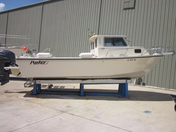 2004 Parker 2520 Sport Cabin MV