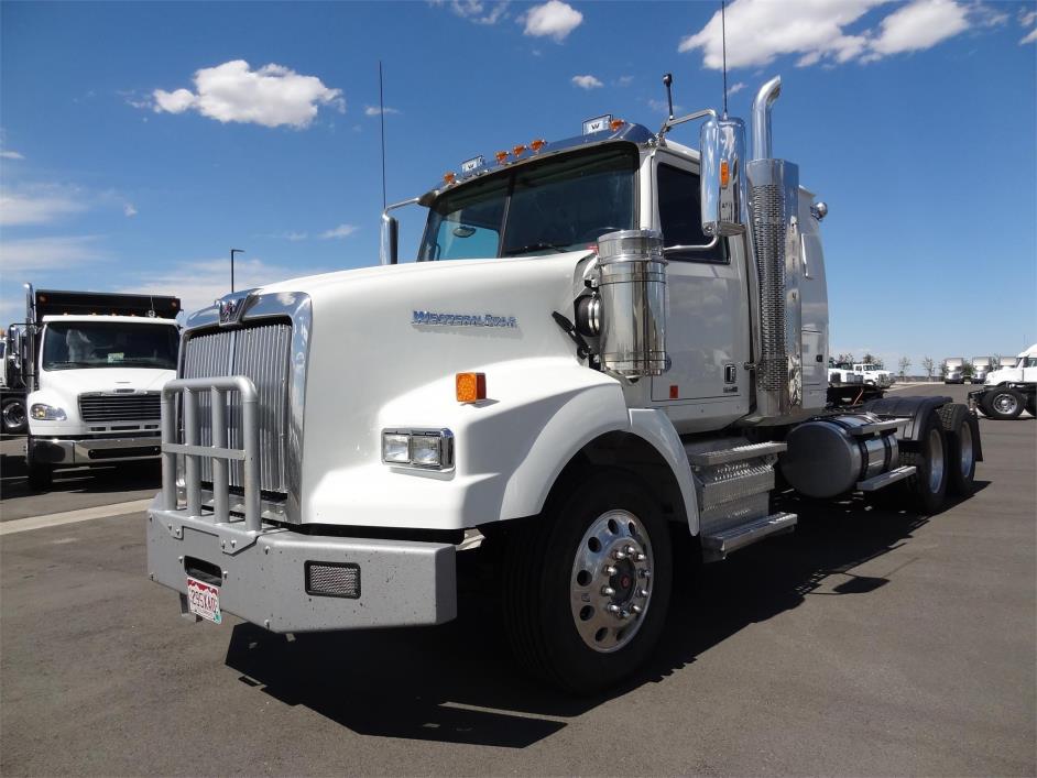 2015 Western Star 4900sb  Conventional - Sleeper Truck