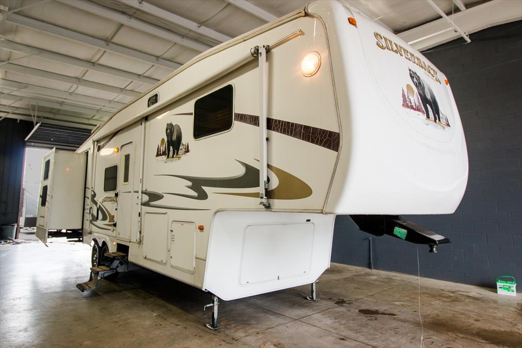 2007 Forest River Silverback 33LBHTS