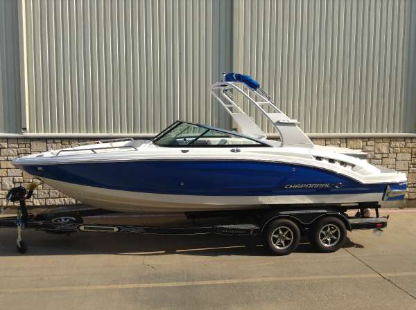 2017 Chaparral 227 SSX Surf Package