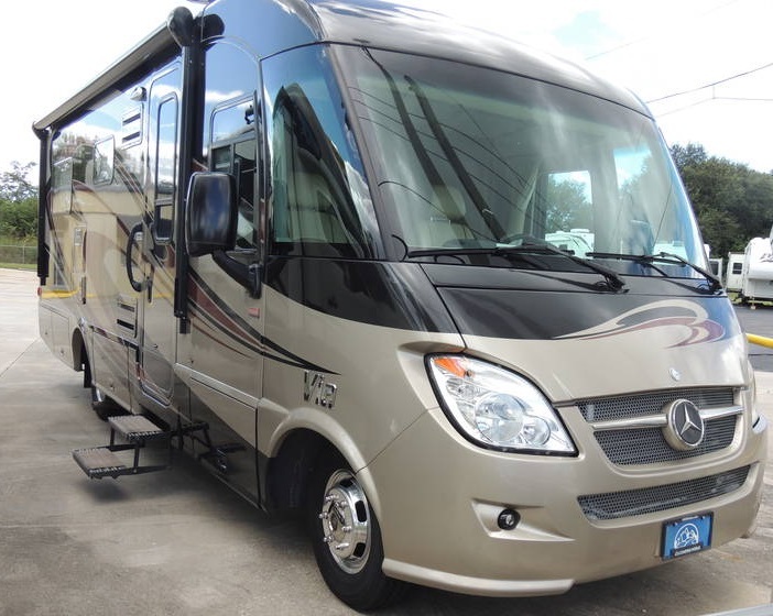 2013 Winnebago VIA 25Q