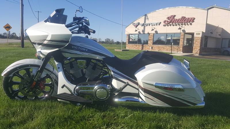 2016 Victory Cross Country 8-Ball