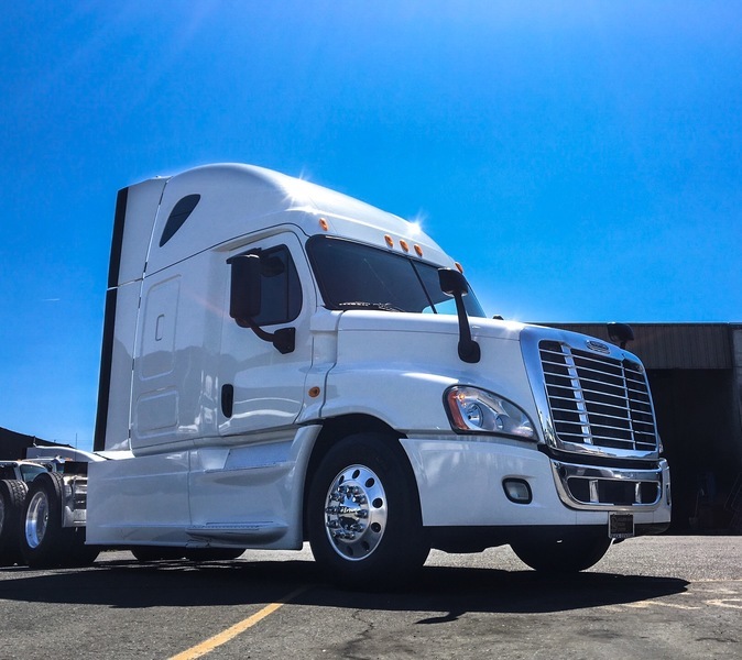 2014 Freightliner Ca125slp  Conventional - Day Cab