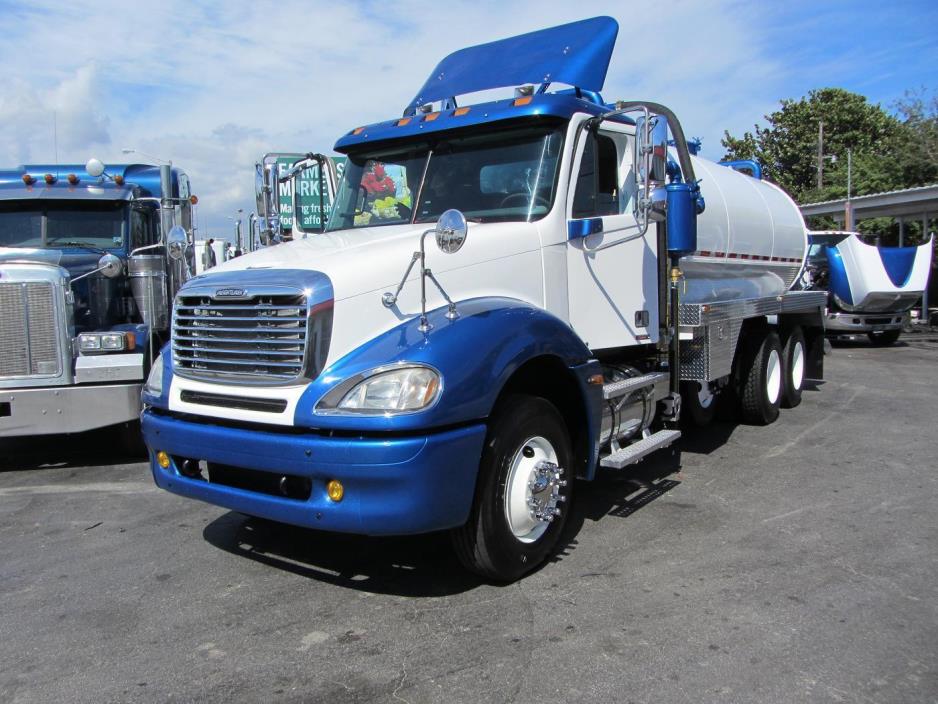 2006 Freightliner Columbia Cl12064s  Sewer Trucks