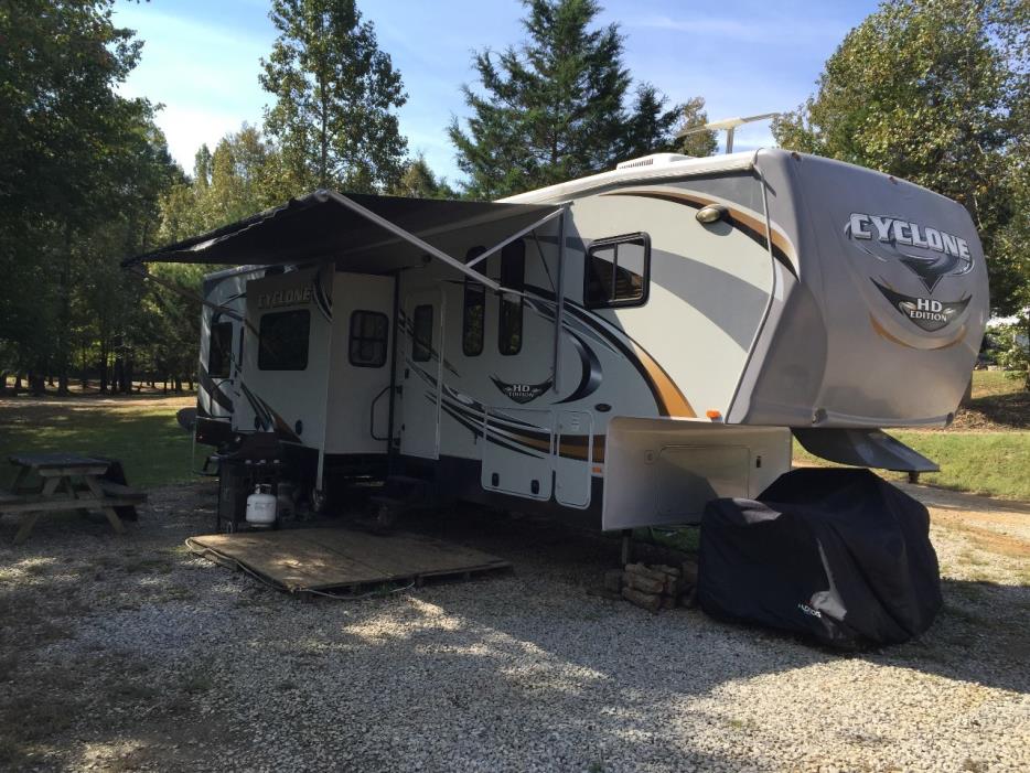 2011 Heartland CYCLONE 3950