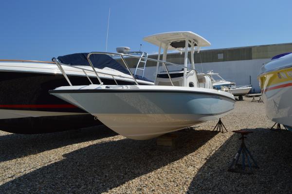 2017 Boston Whaler 240 Dauntless