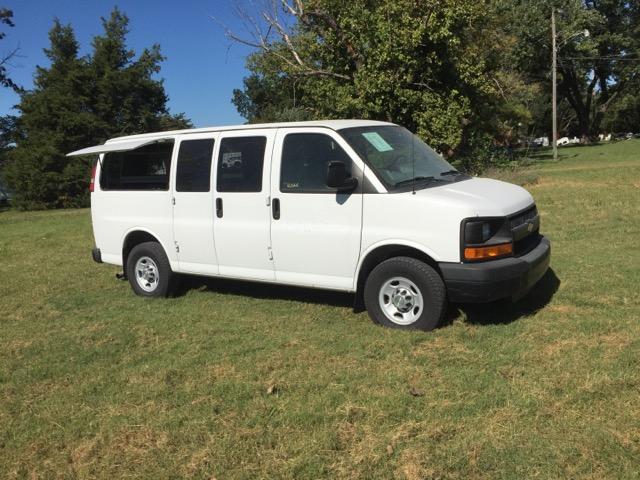 2010 Chevrolet Express Cargo G2500  Cargo Van