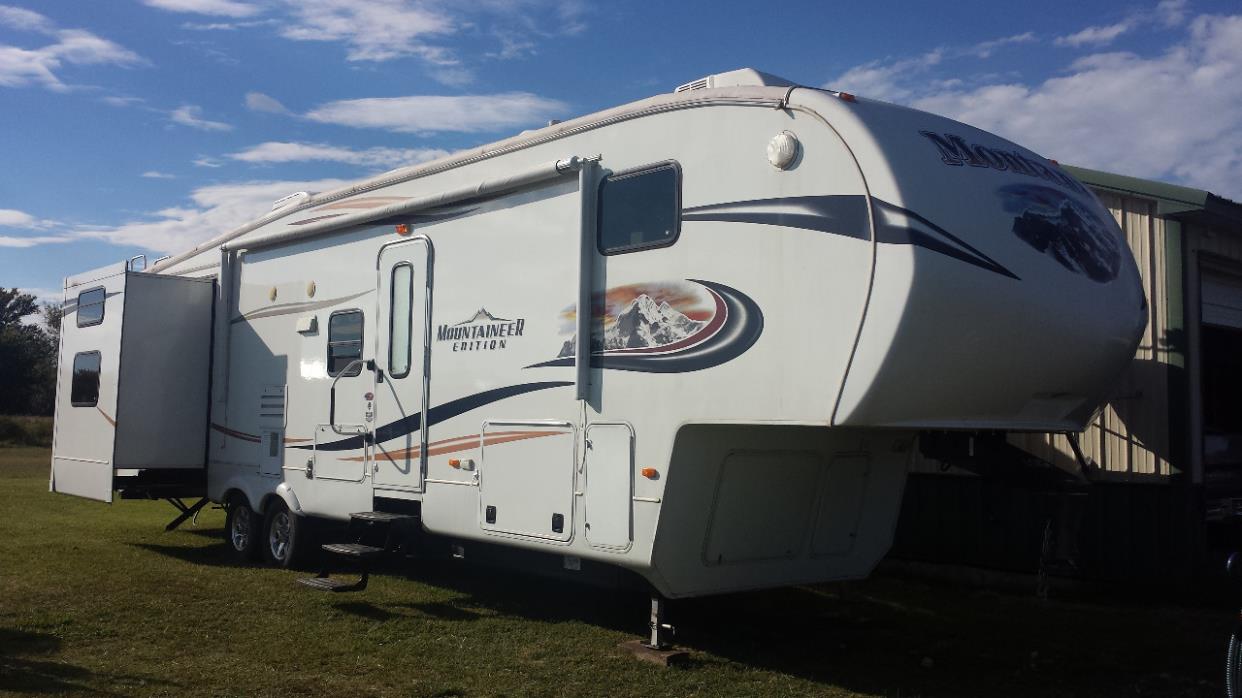 2012 Keystone MONTANA MOUNTAINEER 345DBQ